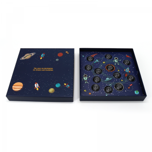 تخصيص غطاء وردي وقاعدة فاخرة عيد الحب كرتون ورقة هدية مربع